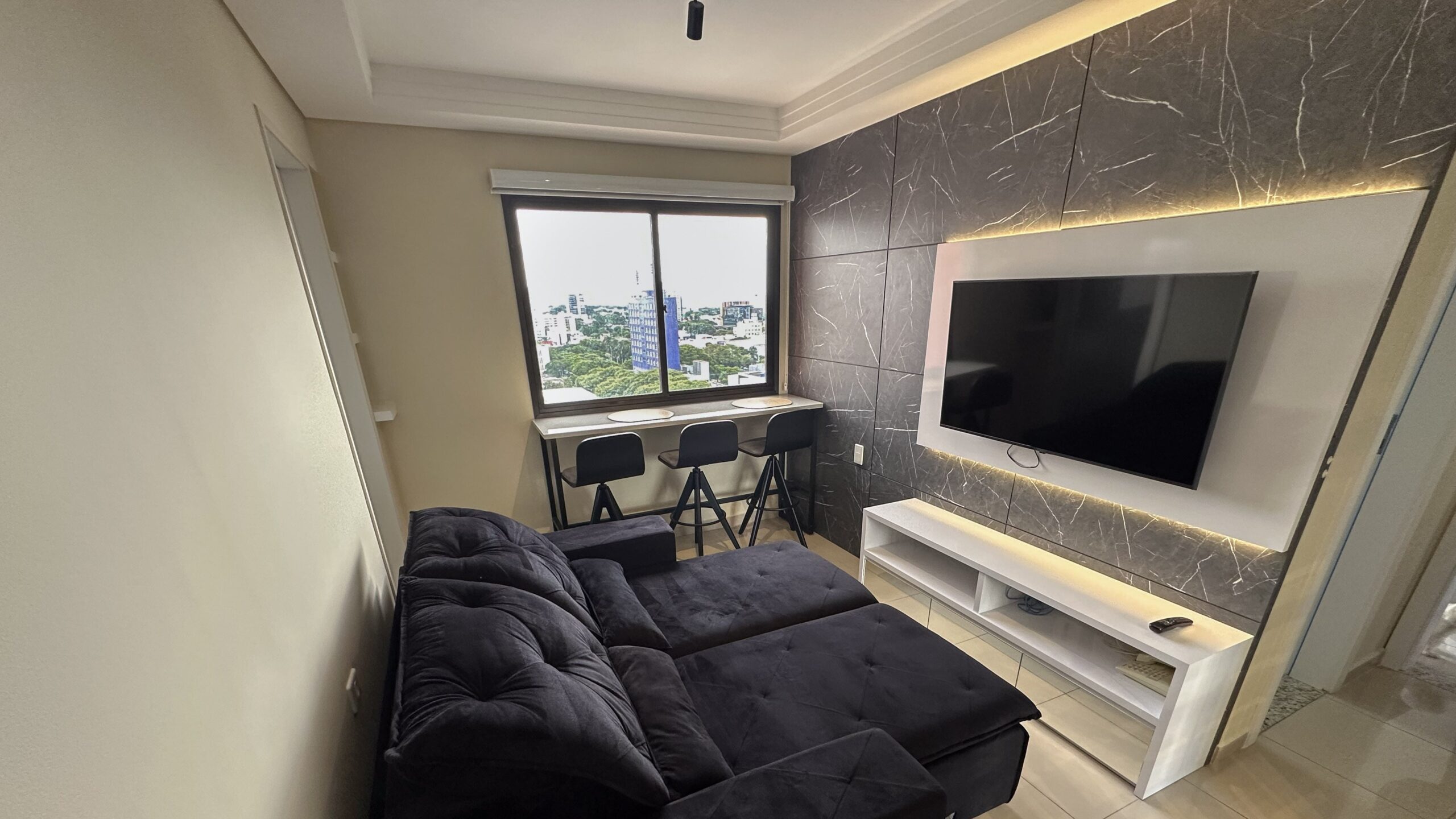 Sala de estar com TV